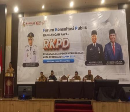 Sekdako Pekanbaru, Indra Pomi Nasution saat kegiatan RKPD 2025 Pekanbaru.(foto: mg2/halloriau.com)