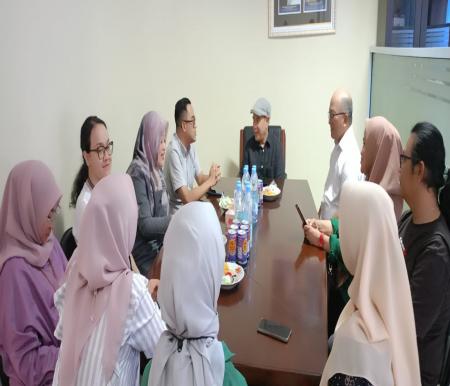 Politeknik Negeri Bengkalis berkunjung ke PWI Riau di Jalan Ariffin Ahmad (foto/ist)