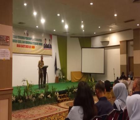 Pj Walikota Pekanbaru, Muflihun di acara pelantikan Perkom UMKM (foto/Mg2)