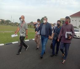 Razman Arif Nasution mendatangi Mapolda Riau.