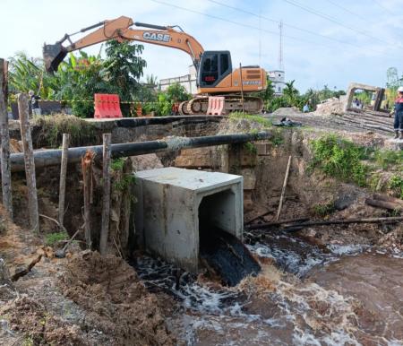 Dinas PUPR Riau perbaiki infrastruktur rusak pasca-banjir (foto/int)