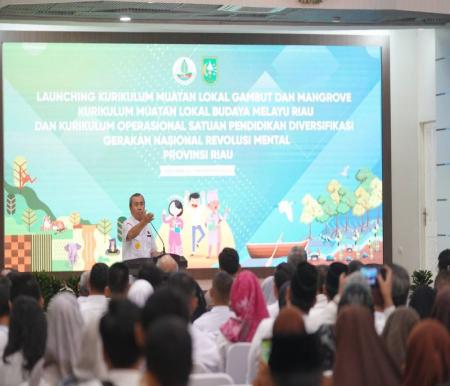 Gubernur Riau, Syamsuar saat peluncuran Kurikulum Merdeka Mulok BMR.(foto: mcr)