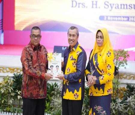 Presiden terima pengunduran diri Syamsuar, Edy Natar (kiri) jadi Plt Gubernur Riau (foto/int)