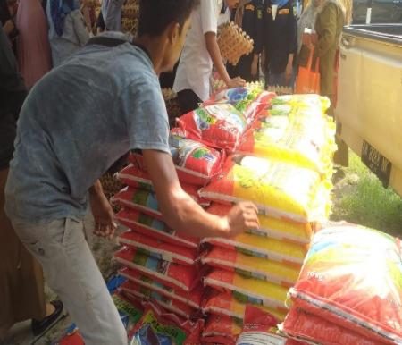 Operasi pasar dilaksanakan Disperindag Riau beberapa waktu lalu (foto/ist)