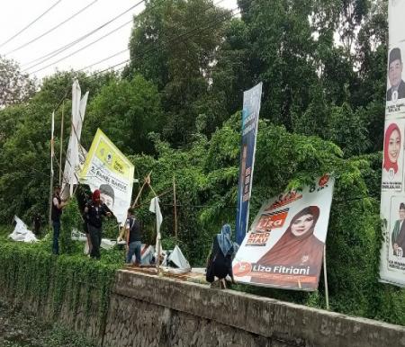 Ribuan pengawas tempat pemungutan suara dikerahkan tertibkan APK Caleg di Pekanbaru (foto/rinai-halloriau)