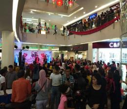 Antusias masyarakat menyaksikan keseruan event Lovely Yamaha Lexi di Mal Ciputra Seraya Pekanbaru.