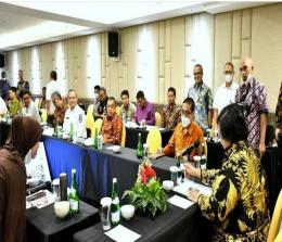 Wagubri, Edy Natar Nasution hadiri Rakor TORA bersama Menteri LHK.(foto: mcr)