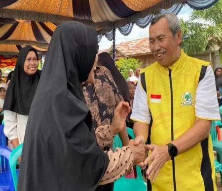 Syamsuar, Caleg DPR RI Dapil Riau 1 dari Partai Golkar rajin kampanye langsung dan berdialog dengan masyarakat (foto/ist)