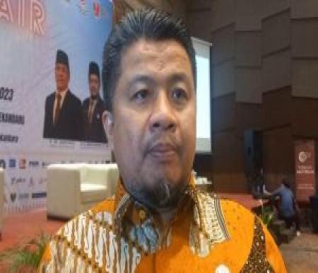Kepala Disnakertrans Riau H Imron Rosyadi (foto/int)