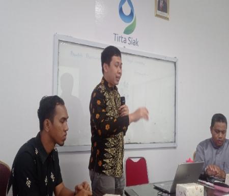 Direktur Perumdam Tirta Siak Kota Pekanbaru, Agung Anugrah.(foto: rivo/halloriau.com)
