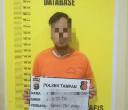 Ketua nonaktif BEM FISIP Unri ditahan Polsek Tampan (foto/rinai)