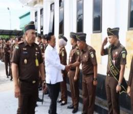Wakil Jaksa Agung (Waja) Republik Indonesia  Dr Sunarta, SH. MM, melakukan Kunjungan Kerja (Kunker) ke Kejaksaan Negeri (Kejari) Kampar , Kamis (16/2/2023) 