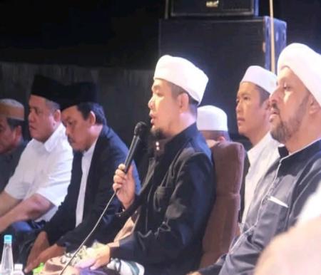 Pasir Penyu Bersalawat mendatangkan KH Imdadun Nasichin Al Hafidz dan Al Habib Syech bin Muhammad Asegaf (foto/andri)