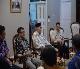 Gubri Syamsuar sambut kunjungan Kepala BPS Riau yang baru, Asep Riyadi (foto/int)