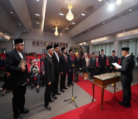 Lantik Pimpinan Baru UIR, Rektor: Bersama Kita Bisa - Sumber ...