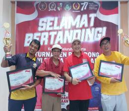 Meriahkan HUT RI, Raja Isyam Azwar juara I Turnamen Pingpong PWI Pokja Pekanbaru (foto/ist)