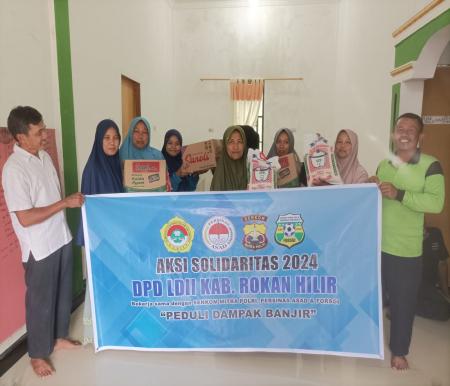Lembaga Dakwah Islam Indonesia LDII) Kabupaten Rokan Hilir (Rohil) melakukan aksi solidaritas (foto/afrizal)