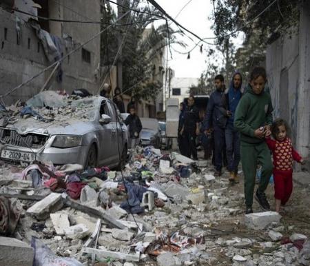 Ilustrasi kerusakan akibat serang Israel di Gaza (Foto: AP/Fatima Shbair)