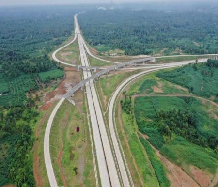 Ilustrasi Jalan Tol Sumatera akan alami lonjakan arus kendaraan di libur Nataru 2024 (foto/int)
