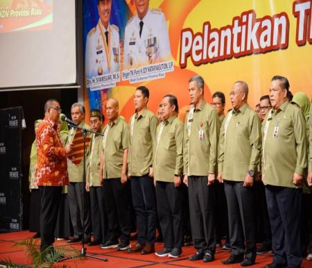 Pengukuhan Sekdaprov Riau, SF Hariyanto sebagai Ketua TKDV Riau.