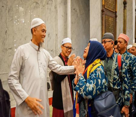 Walikota Dumai Paisal secara resmi melepas keberangkatan 152 jemaah umrah Pemko Dumai di Masjid Baiturrahman Dumai Islamic Center (foto/ist)