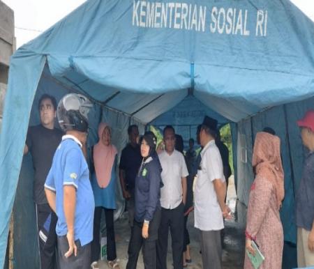Pemko Pekanbaru dirikan tenda untuk warga terdampak banjir di tiga kecamatan.(foto: pgi)
