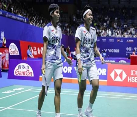 Pasangan Pebulutangkis putri Indonesia, Apriyani/Fadia di Hong Kong Open 2023.(foto: detik.com)