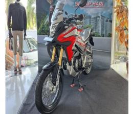 Honda CB150X menggunakan ban dari Honda Genuine Part.(foto: istimewa)
