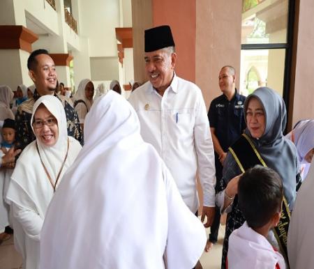 Bupati Siak, Alfedri saat hadir manasik haji RA se-Kabupaten Siak.(foto: Diana/halloriau.com)