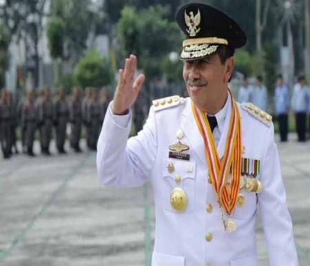 Syamsuar mengajukan pengunduran diri sebagai Gubernur Riau untuk maju sebagai Caleg DPR RI.(foto: int)