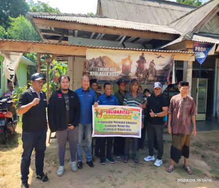 Permaskab Kepulauan Meranti menyalurkan bantuan kepada warga Rempang, Kota Batam