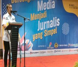 Gubernur Riau, Syamsuar saat membuka kegiatan pelatihan jurnalistik AMSI Riau di Hotel Khas Pekanbaru.(foto: rahmat/halloriau.com)