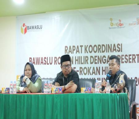 Bawaslu Riau mendorong etika dan budaya lolitik berkualitas di Rohil (foto/int)
