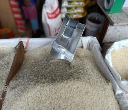Stok beras Bulog Riau Kepri bisa tahan sampai hari raya Idul Fitri (foto/int)