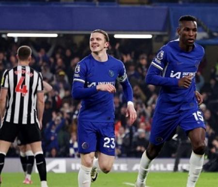 Duel sengit di Stamford Bridge dimenang Chelsea 3-2 atas Newcastle United (REUTERS/David Klein)