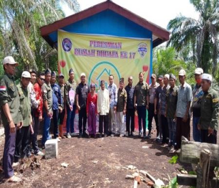 Peresmian RLH untuk dhuafa ke-17 dilaksanakan Sumber bersama masyarakat di Dusun Sidorejo (foto/andri)