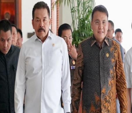 Jasa Agung RI, ST Burhanudin dna Barita Simanjuntak.(foto: rivo/halloriau.com)