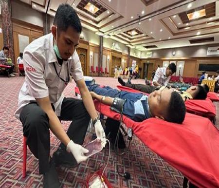 Kegiatan donor darah Indosat di Pekanbaru.(foto: istimewa)