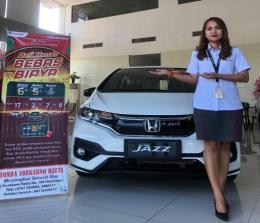 Sales counter Honda Soekarno Hatta di samping Honda Jazz