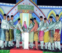 Bupati Bengkalis Kasmarni membuka MTQ ke-27 Kecamatan Bantan.(foto: zulkarnaen/halloriau.com)