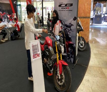 Pengunjung Mal SKA Pekanbaru singgah ke event Honda Sport Motoshow 2023 CDN Riau.(foto: istimewa)