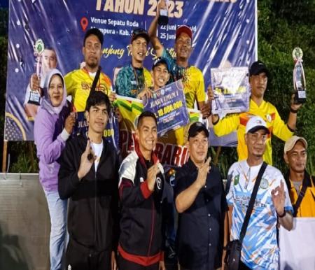 Atlet Perserosi Pekanbaru juara umum Kejurda Sepatu Roda Riau 2023 di Siak.(foto: rahmat/halloriau.com)