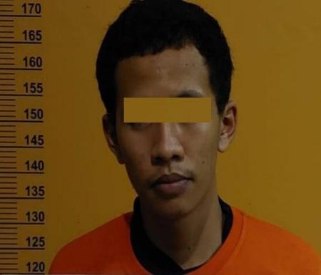Pelaku pembunuhan bayi berusia 5 bulan di Pekanbaru. (Foto: Dok Polresta Pekanbaru)
