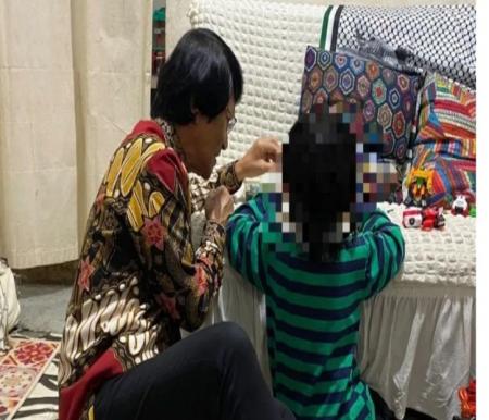 Kak Seto mengunjungi murid TK yang jadi korban pencabulan di Pekanbaru (fot