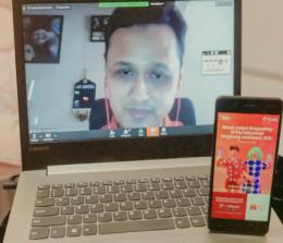 GM Product and Service Management Telkomsel Awalludin Subarkat saat menjelaskan kerjasama ShopeePay dengan MyTelkomsel dalam menghadirkan alternatif metode pembayaran kebutuhan telepon seluler di acara press conference melaui CloudX di Jakarta, Rabu (7/10/2020). 