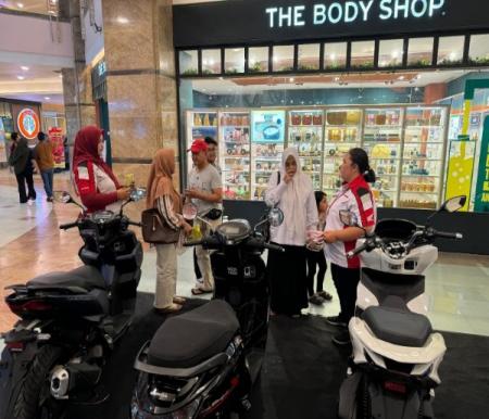 Pameran PT CDN wilayah Riau menarik perhatian pengunjung Mall SKA Pekanbaru (foto/ist)