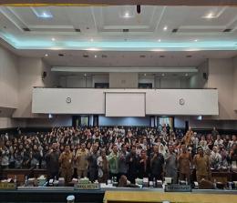 Ratusan guru honor sampaikan aspirasi ke DPRD Pekanbaru (foto/int)