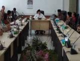 Ketua Komisi A DPRD Kuansing Musliadi pimpin hearing.