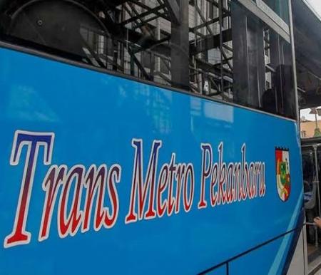 Ilustrasi pendapatan Bus TMP Pekanbaru menjadi turun sejak pembayaran non-tunai diberlakukan (foto/int)