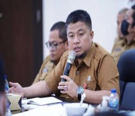 Kepala Disnakertrans Riau Dr Imron Rosyadi (foto/int)